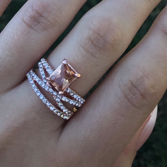18k Rose Gold Morganite Ring - Picture 2 of 15